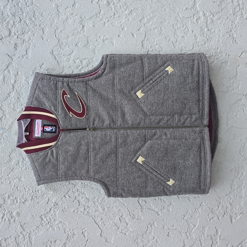 Cleveland Cavaliers Mitchell & Ness Margin of Victory Vest Gray Full Zip Size L